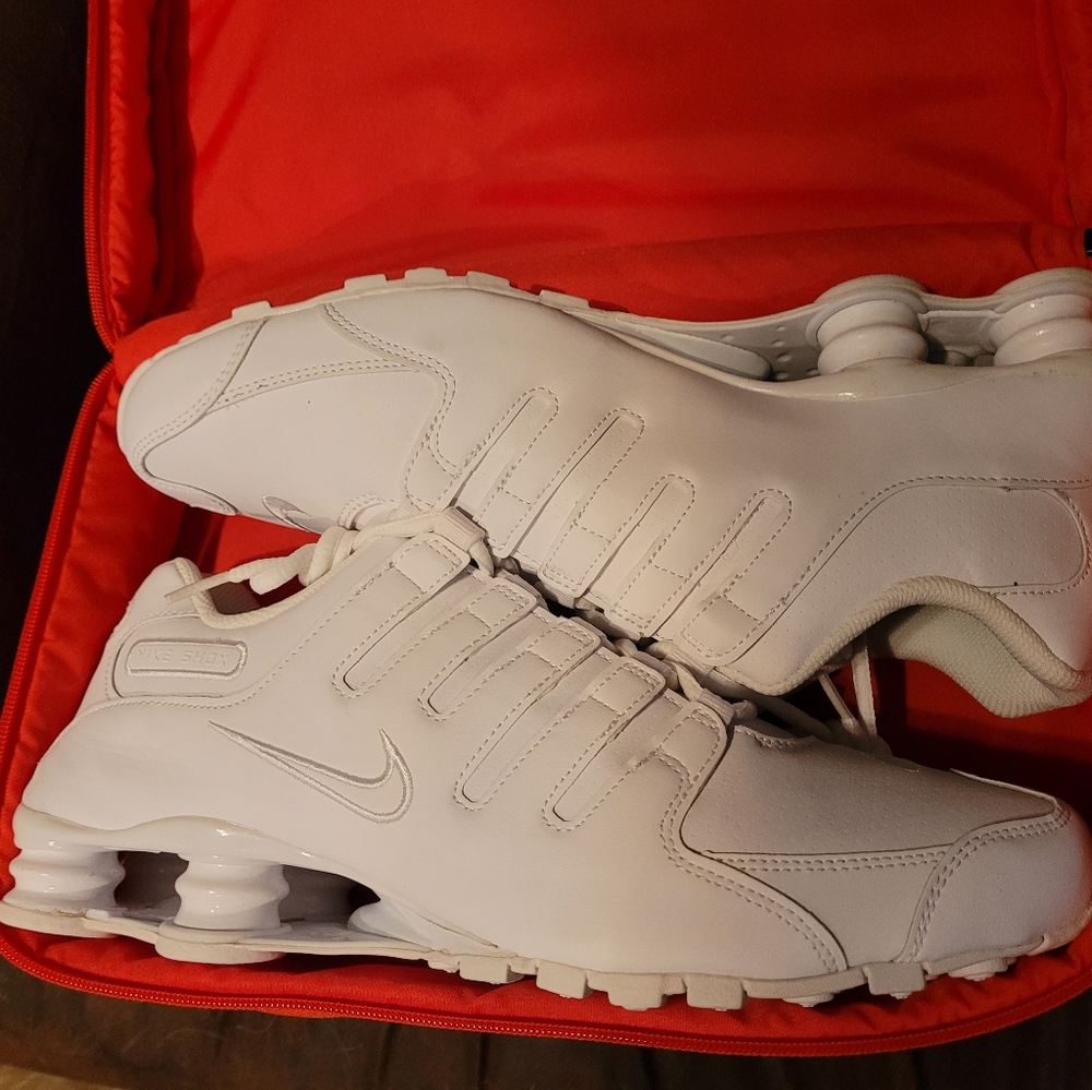 Nike Shox NZ Size 12 brand new with Nike shoe travel bag/box